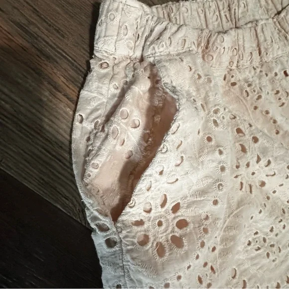 City Chic Olivia lace eyelet pants cream women's plus size L 20 cropped - Picture 5 of 10